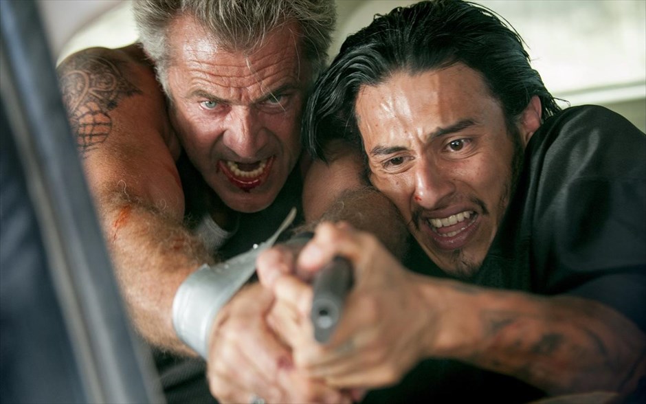 «Blood father: Βίαιη δικαιοσύνη». Ήρωας της ταινίας, «Blood father: Βίαιη δικαιοσύνη», είναι ένας πρώην κατάδικος, ο οποίος είναι αποφασισμένος να προστατεύσει την κόρη του, που έχει παγιδευτεί από τον φίλο της σε μια πλεκτάνη, με αποτέλεσμα να την κυνηγά ανελέητα ένα καρτέλ ναρκωτικών.