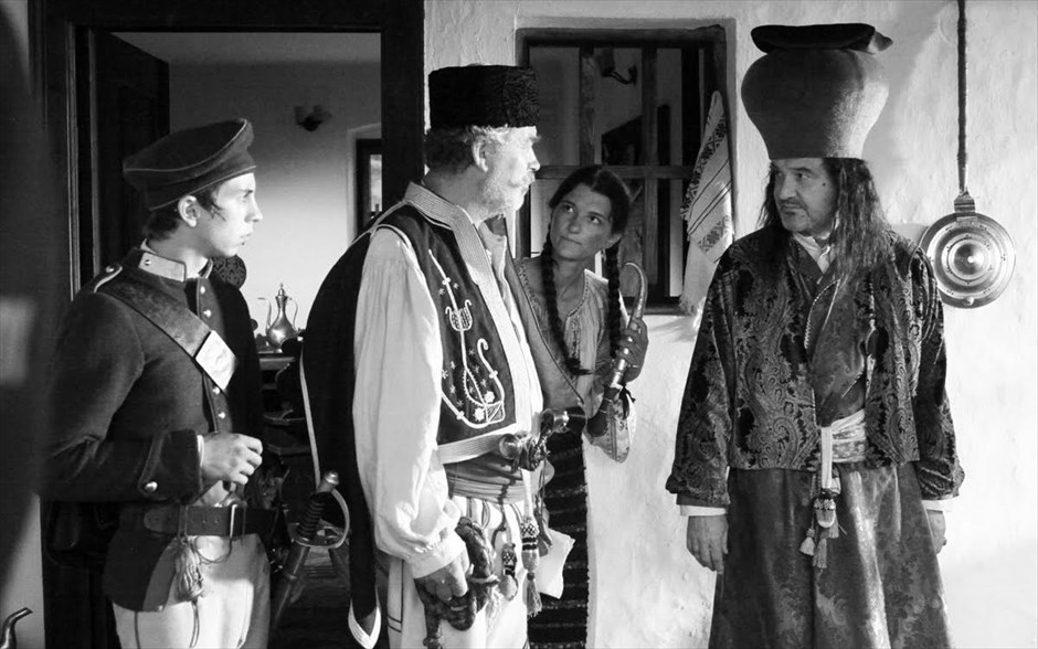 «Αφερίμ». Σαν μια πολιτισμική καταγραφή του 19ου αιώνα, το ασπρόμαυρο βαλκανικό γουέστερν του Ράντου Ζούντε,«Αφερίμ», κέρδισε την Αργυρή Άρκτο καλύτερης σκηνοθεσίας στο Φεστιβάλ του Βερολίνου, το Μεγάλο Βραβείο της πόλης της Λισαβόνας στο Φεστιβάλ Indie Lisboa και είναι η επίσημη πρότασης της Ρουμανίας για το Όσκαρ καλύτερης ξενόγλωσσης ταινίας.