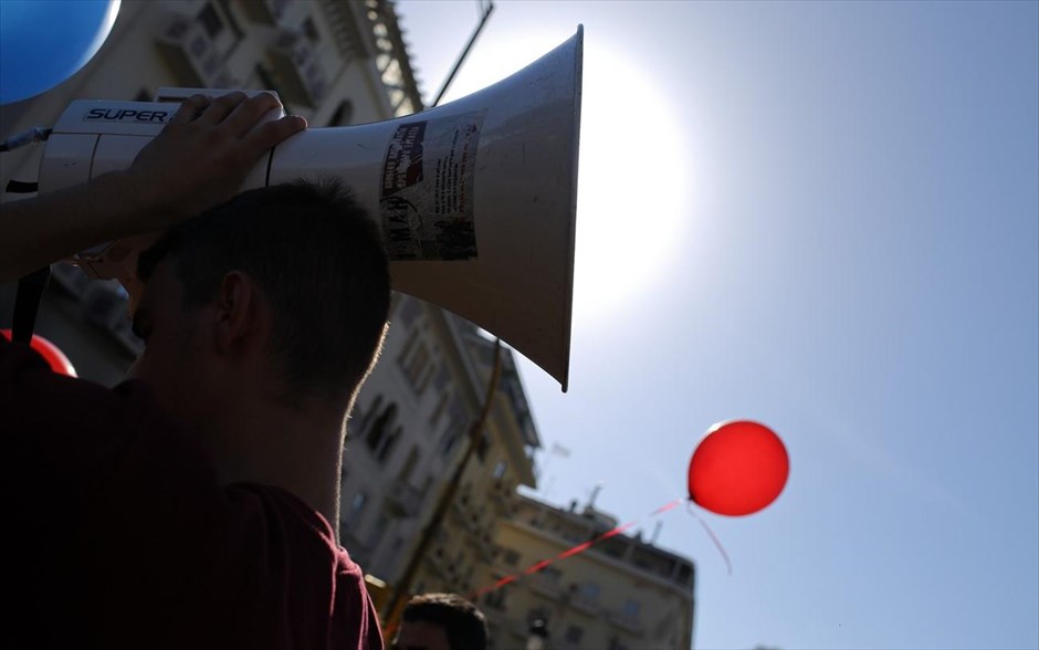 Μαθητικό συλλαλητήριο στα Προπύλαια - πορεία - μαθητές. 