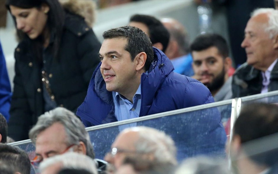 Ελλάδα - Βοσνία . Ο Πρωθυπουργός παρακολουθεί την αναμέτρηση