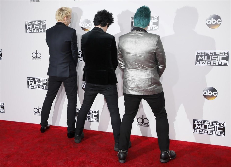 American Music Awards . Το συγρκότημα Green Day