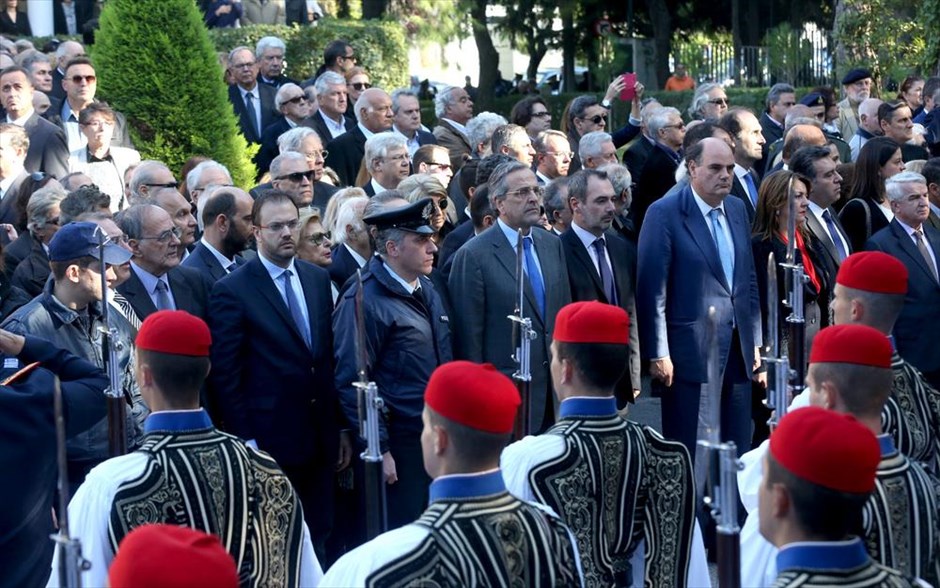 Κωστής Στεφανόπουλος - κηδεία. Ο πρόεδρος της ΔΗΜΑΡ Θανάσης Θεοχαρόπουλος και ο πρώην πρωθυπουργός Αντώνης Σαμαράς
