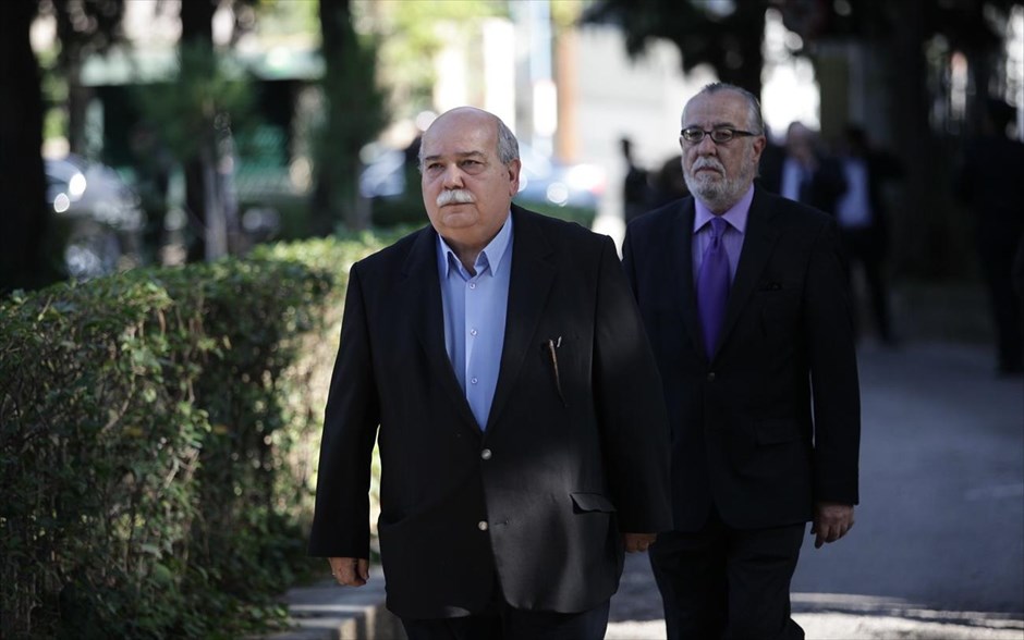Κωστής Στεφανόπουλος - κηδεία. Ο πρόεδρος της Βουλής Νίκος Βούτσης