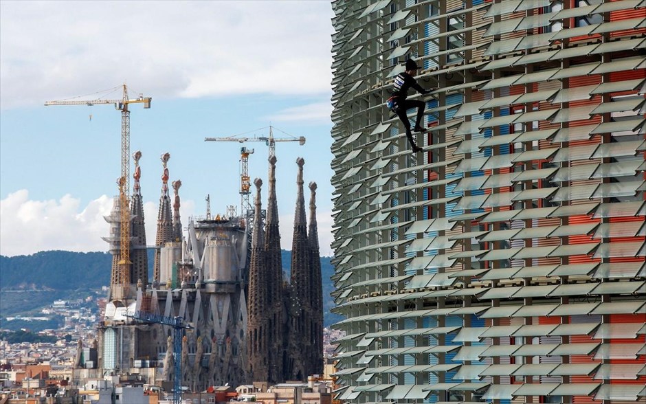 Ο Γάλλος «Spiderman» στη Βαρκελώνη. 