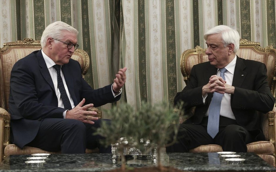 Συνάντηση του Προέδρου της Δημοκρατίας με τον Γερμανό ΥΠΕΞ. Στιγμιότυπο από τη συνάντηση του Προέδρου της Δημοκρατίας, Προκόπη Παυλόπουλου με τον Γερμανό Υπουργό Εξωτερικών, Φρανκ Βάλτερ Σταϊνμάγερ στην Αθήνα.