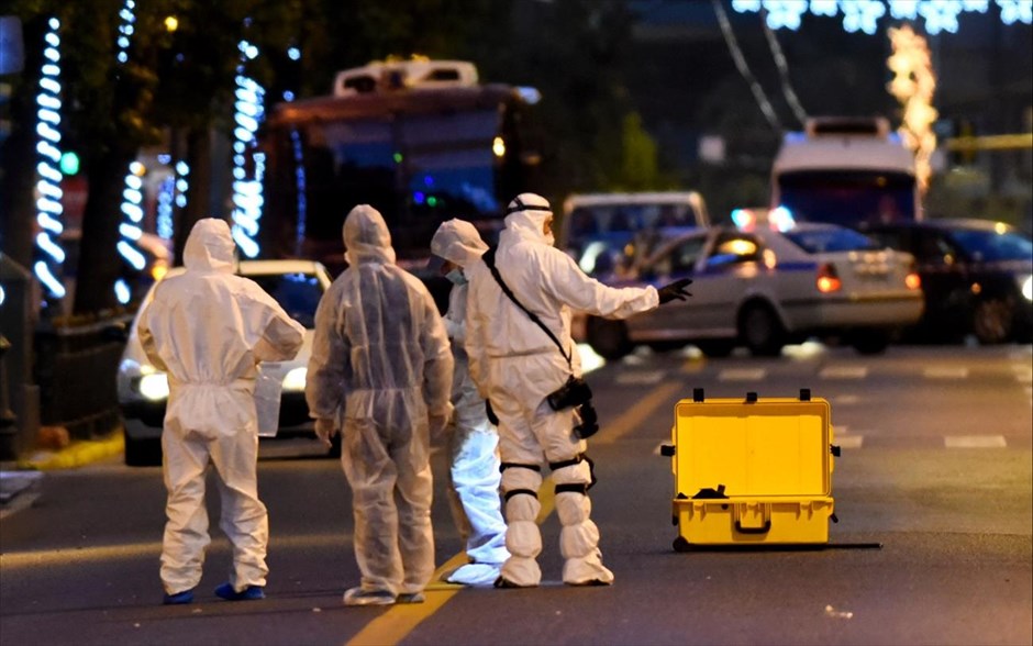 Τηλεφώνημα για βόμβα στο υπουργείο Εργασίας - Αντιτρομοκρατική. 