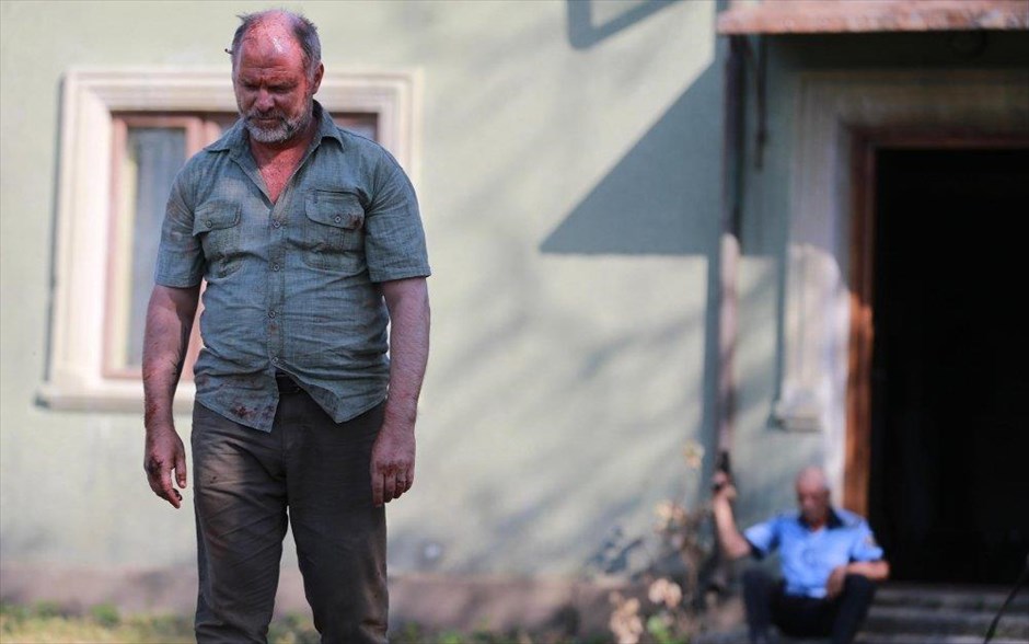 «Όταν ξέσπασε η βία». Στο ρουμανικό δράμα, «Όταν ξέσπασε η βία», ένας άνδρας επιστρέφει στα σύνορα Ρουμανίας - Ουκρανίας, όπου έχει κληρονομήσει γη από τον παππού του. Αν και είναι αποφασισμένος να πουλήσει αυτή την άγονη έκταση, δέχεται προειδοποίηση από τον χωροφύλακα της περιοχής πως ο παππούς του ήταν ένας τοπικός αρχιμαφιόζος και οι λαθρέμποροι άνδρες του δεν πρόκειται να του την παραχωρήσουν.
