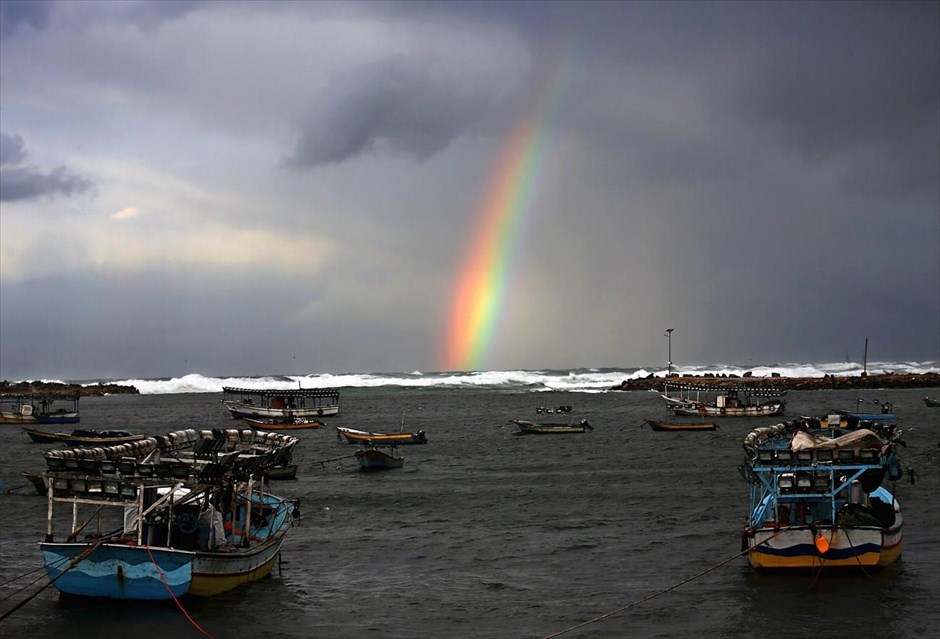 Ουράνιο τόξο στο λιμάνι της Γάζας. Ουράνιο τόξο στο λιμάνι της Γάζας.