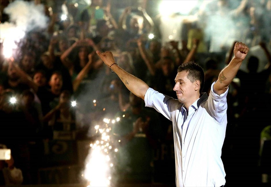 POY2016. Το τουρνουά «Diamonds are Forever» διοργάνωσε η ΚΑΕ Παναθηναϊκός προς τιμή του Δημήτρη Διαμαντίδη στο κλειστό του ΟΑΚΑ με τη συμμετοχή του Παναθηναϊκού, της Μπαρτσελόνα, της ΤΣΣΚΑ Μόσχας και της Μακάμπι Τελ Αβιβ (17 Σεπτεμβρίου).