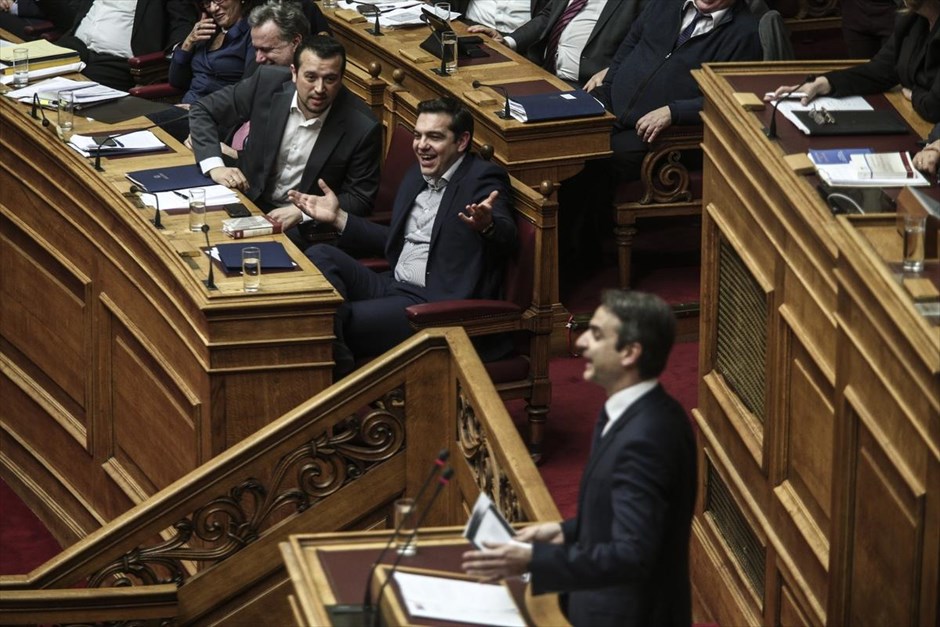 POY2016. Ο πρωθυπουργός Αλέξης Τσίπρας αντιδρά κατά τη διάρκεια της ομιλίας του προέδρου της Νέας Δημοκρατίας Κυριάκου Μητσοτάκη, στη συζήτηση για τις τηλεοπτικές άδειες στη Βουλή (11 Φεβρουαρίου).
