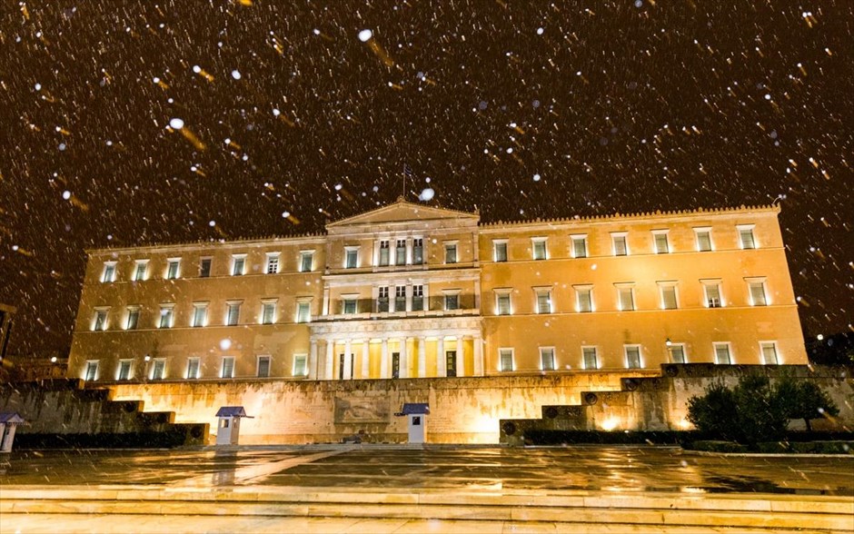 Χιόνι - χιονόπτωση - κρύο - καιρός - Αττική. Χιονόπτωση στο κέντρο της Άθηνας