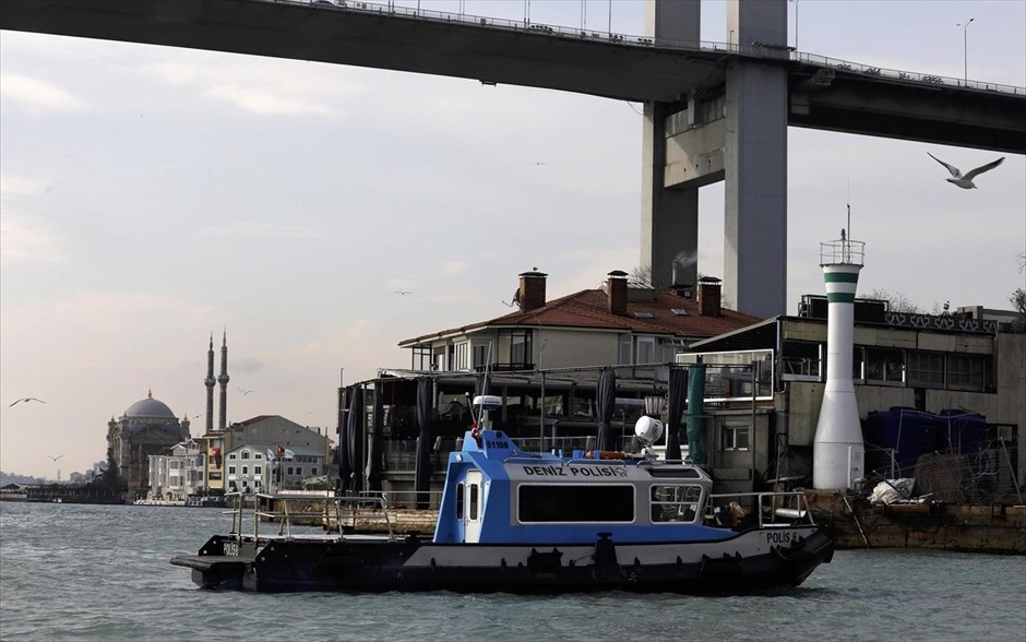 Κωνσταντινούπολη - επίθεση σε νυχτερινό κέντρο. Σκάφος του λιμενικού
