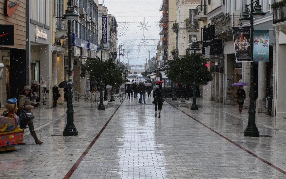 Στα «λευκά» η Ελλάδα #7. Χιονόπτωση στην Πάτρα.