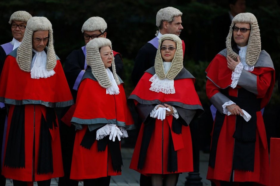 Έναρξη του νέου δικαστικού έτους στο Χονγκ Κονγκ. Δικαστές φορούν ειδικές περούκες και συμμετέχουν στην τελετή έναρξης του&nbsp;νέου δικαστικού έτους στο Χονγκ Κονγκ.