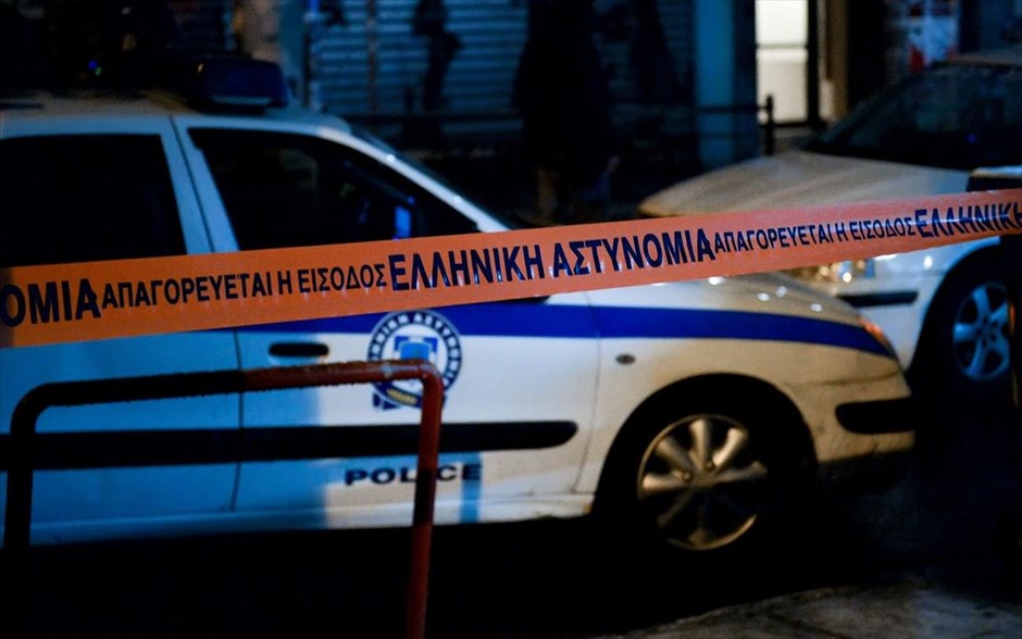 Πυροβολισμοί έξω από τα γραφεία του ΠΑΣΟΚ- αστυνομία . 