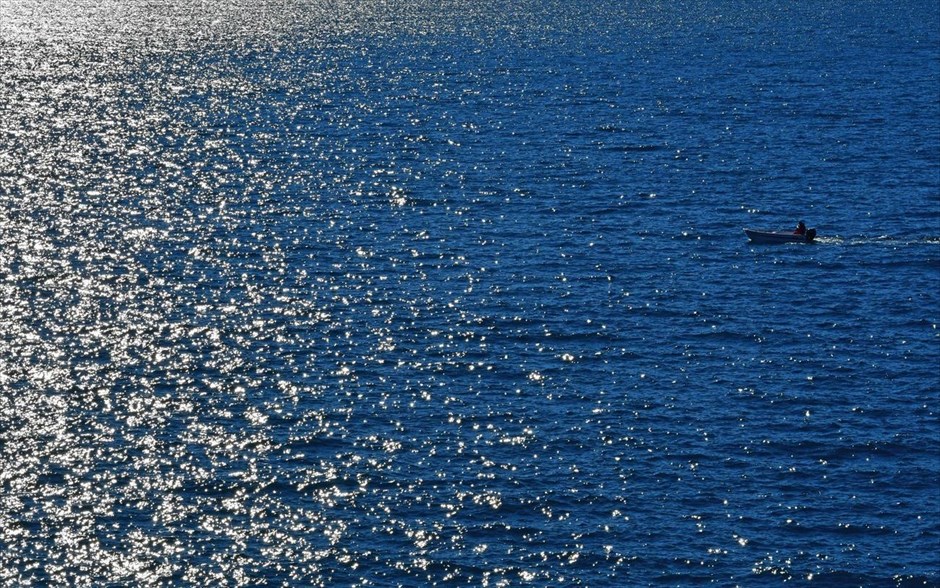 Ψαρόβαρκα στο Ναύπλιο . Ψαρόβαρκα στην παραλία του Αγίου Νικολάου στο Ναύπλιο.
