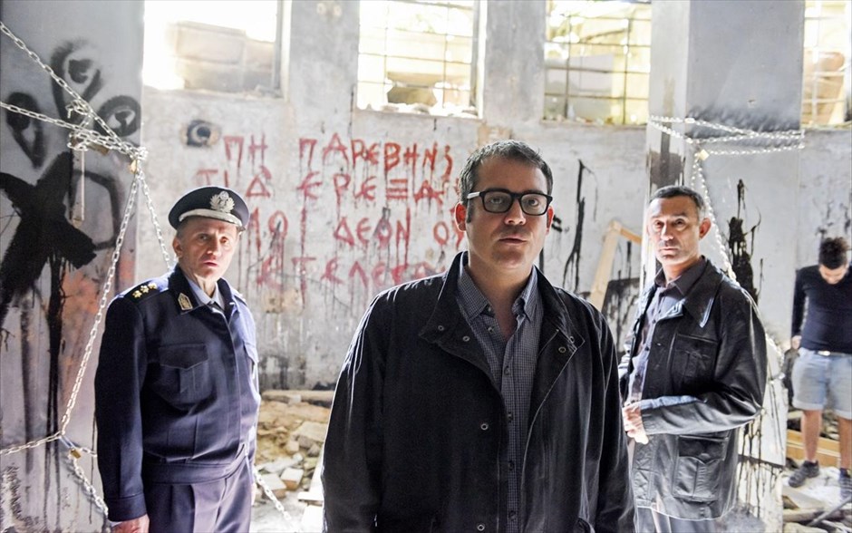 «Έτερος εγώ». Στο αστυνομικό θρίλερ μυστηρίου του Σωτήρη Τσαφούλια, «Έτερος εγώ», πέντε δολοφονίες με κοινό χαρακτηριστικό τα αρχαία ρητά του Πυθαγόρα στους τόπους των εγκλημάτων, μπαίνουν στο μικροσκόπιο ενός καθηγητή εγκληματολογίας, ο οποίος αναλαμβάνει να λύσει το μυστήριο, που τις συνδέει μεταξύ τους.