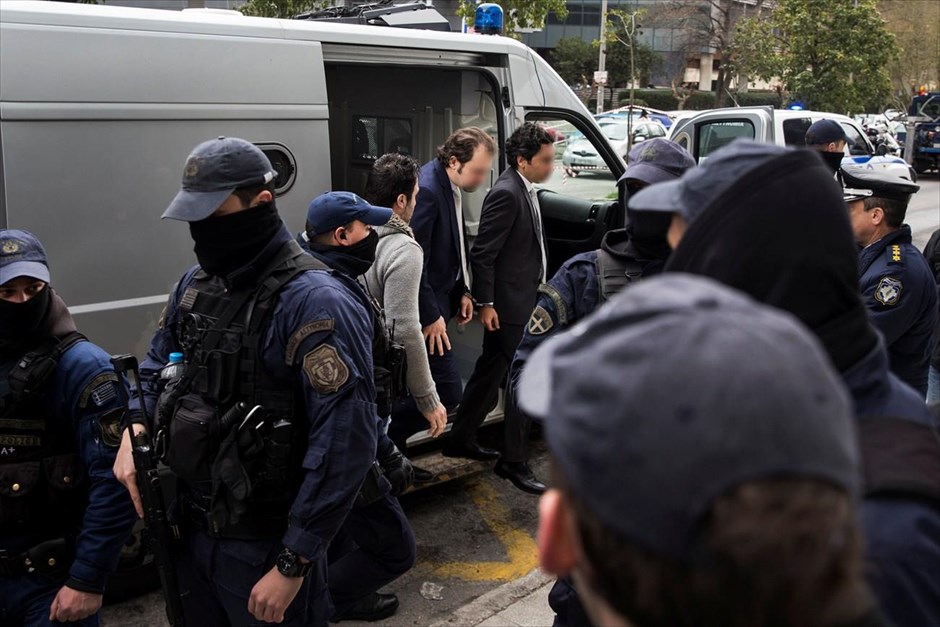 Άρση της κράτησής τους ζήτησαν οι οκτώ Τούρκοι αξιωματικοί. «Δεν θεωρούμε ότι ένας αθώος θα πρέπει να παραμείνει έστω και μία ημέρα κρατούμενος», φέρονται&nbsp;να δήλωσαν ενώπιον του Διοικητικού Πρωτοδικείου οι οκτώ&nbsp;Τούρκοι αξιωματικοί, οι οποίοι ζήτησαν να αφεθούν ελεύθεροι.&nbsp; Οι στρατιωτικοί οδηγήθηκαν στο δικαστήριο με δική τους επιθυμία για να εκφράσουν τις αντιρρήσεις τους για την κράτησή τους.