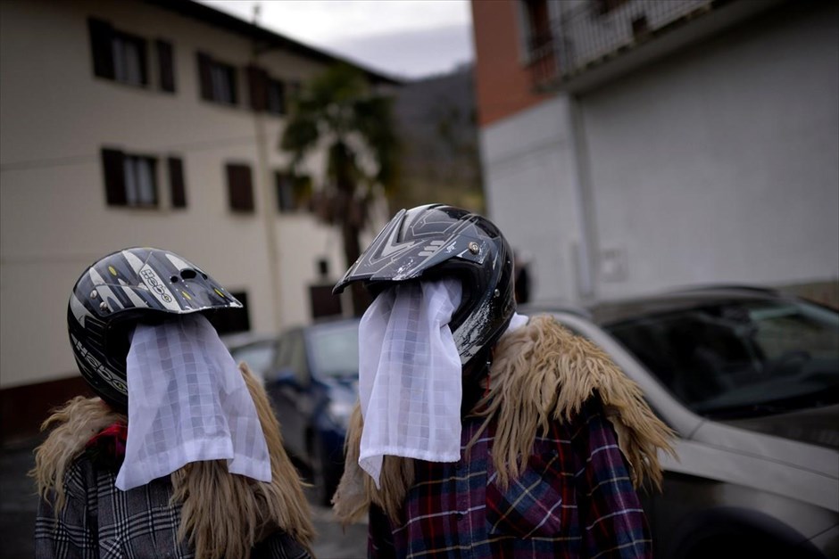 Καρναβάλι στη βόρεια Ισπανία. Καρναβαλιστές στο Ιτουρέν της βόρειας Ισπανίας.