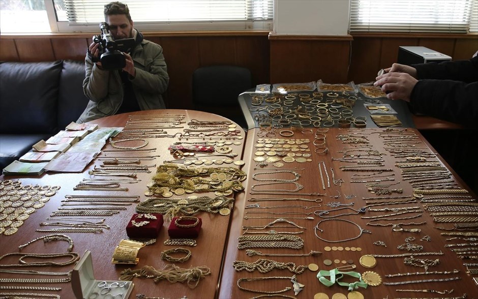 Φωτογραφίες και βίντεο των κλοπιμαίων της «μαφίας των Ρομά» . 