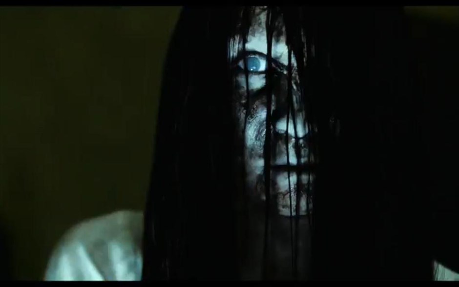 «Rings: Σήμα κινδύνου 3». Η δημοφιλής σειρά ταινιών τρόμου που βασίζεται στα βιβλία του Ιάπωνα συγγραφέα Κότζι Σουζούκι, «Rings: Σήμα κινδύνου 3», επιστρέφει με το τρίτο της κεφάλαιο για να αποκαλύψει, επιτέλους, την ιστορία της Σαμάρα, του ανατριχιαστικού κοριτσιού που είναι παγιδευμένο σε μια βιντεοκασέτα και σκορπίζει τον θάνατο.