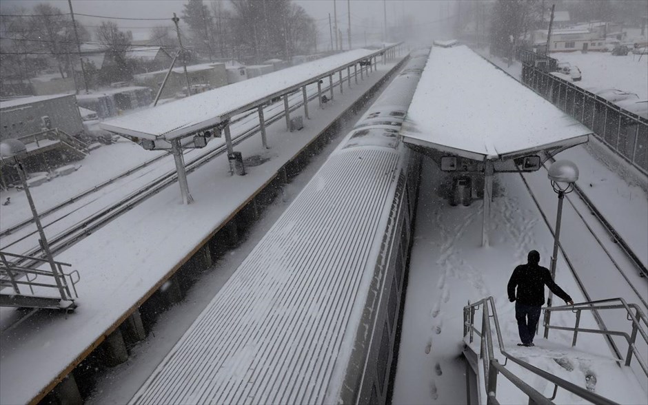 ΗΠΑ - χιονοθύελλα - χιόνι. Σιδηροδρομικός σταθμός του Λονγκ Άιλαντ, Πορτ Ουάσιγκτον, Νέα Υόρκη
