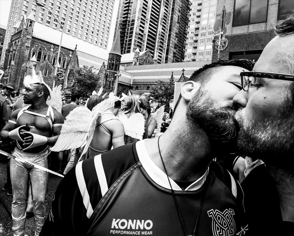 World Press Photo Awards 2017 - Sports - stories - 1. Η σειρά φωτογραφιών του Giovanni Capriotti σχετικά με τους ομοφυλόφιλους αθλητές της ομάδας ράγκμπι «Muddy York» του Τορόντο απέσπασε το πρώτο βραβείο στην κατηγορία «Sports, Stories».