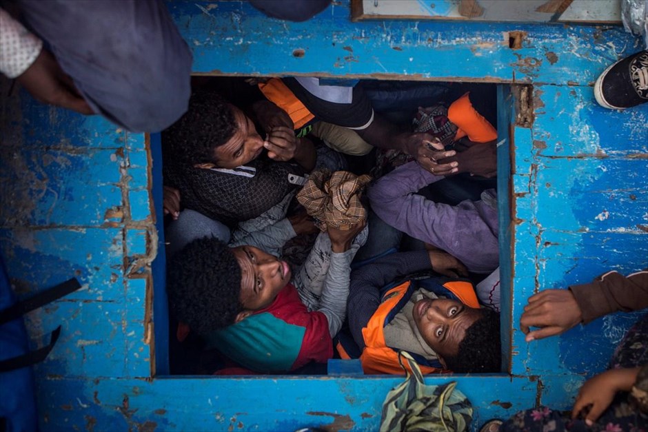 World Press Photo Awards 2017 - Spot News, Stories - 3 . Τρίτο βραβείο στην κατηγορία «Spot News, Stories» για τη σειρά φωτογραφιών του Mathieu Willcocks σχετικά με τις μεταναστευτικές ροές στη Μεσόγειο.