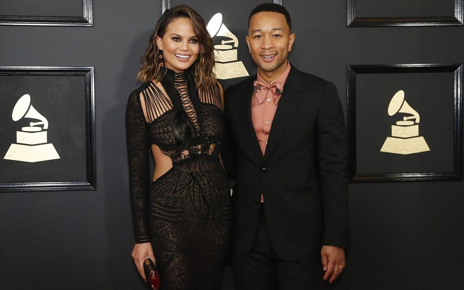Βραβεία Grammy. Ο μουσικός Τζον Λέτζεντ με το μοντέλο Κρίσι Τάιγκεν