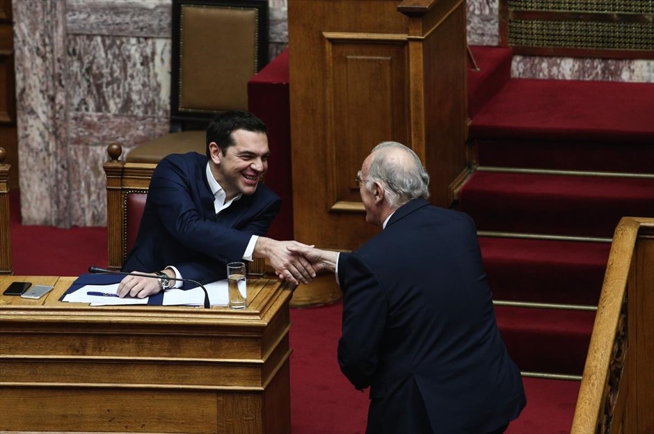 Η ώρα του Πρωθυπουργού στη Βουλή. Ο Πρωθυπουργός, Αλέξης Τσίπρας και ο Πρόεδρος της Ένωσης Κεντρώων, Βασίλης Λεβέντης στη Βουλή.