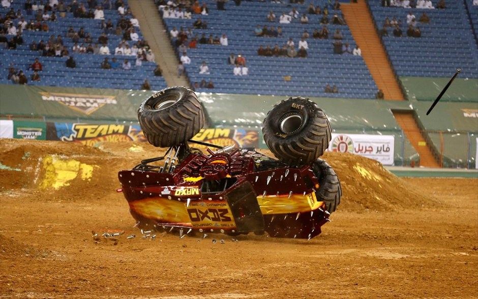 Monster Jam στη Σαουδική Αραβία. Στιγμιότυπο από το σόου Monster Jam, το οποίο οργανώθηκε από τη Γενική Αρχή Ψυχαγωγίας, στο Ριάντ, στη Σαουδική Αραβία.