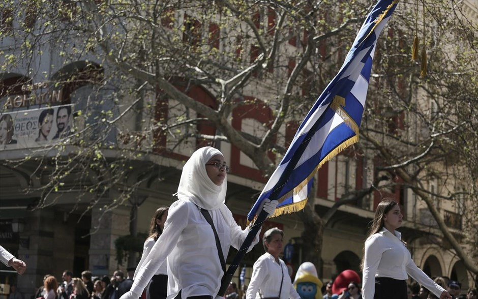 Μαθητική παρέλαση για την επέτειο της 25ης Μαρτίου 1821. Στιγμιότυπο από τη μαθητική παρέλαση για την επέτειο της 25ης Μαρτίου 1821 στην Αθήνα.