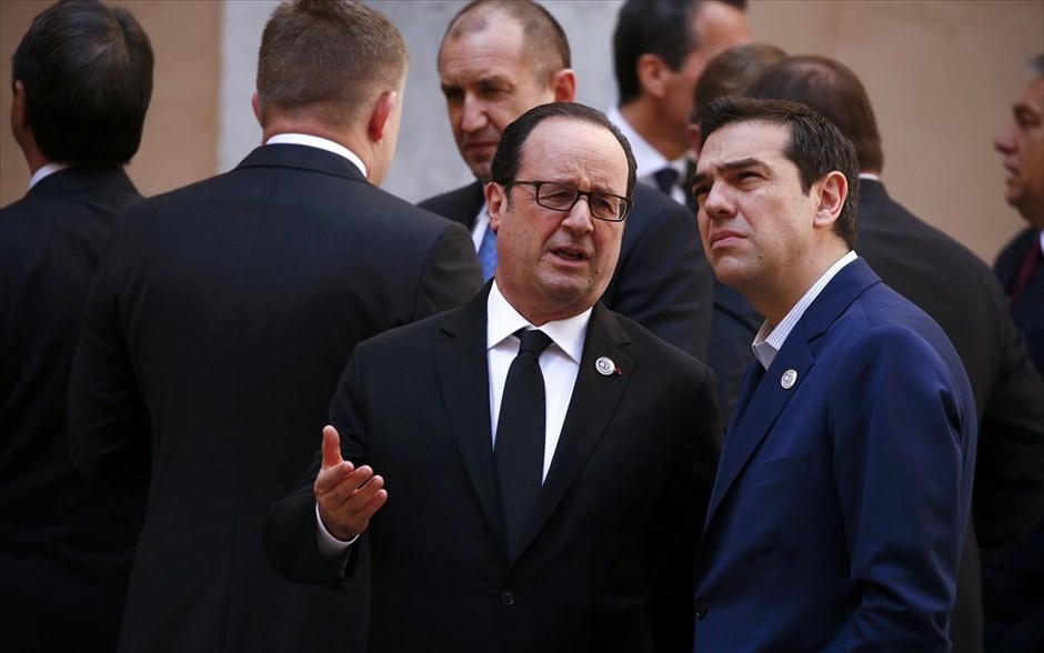 Σύνοδος Ρώμης - 60 χρόνια Ευρωπαϊκή Ένωση - Ε.Ε. - Διακήρυξη της Ρώμης. Ο πρωθυπουργός Αλέξης Τσίπρας συνομιλεί με τον Γάλλο πρόεδρο Φρανσουά Ολάντ.
