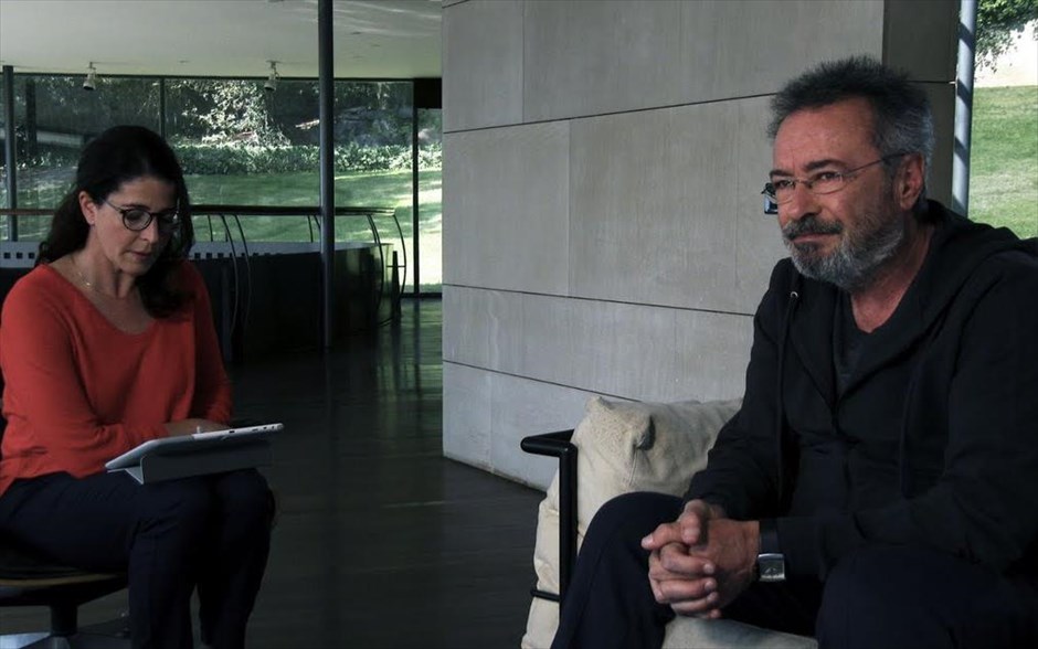 «Ο επιφανής πολίτης». «Ο επιφανής πολίτης»: Ένας Αργεντινός συγγραφέας, που ζει στην Ευρώπη και φτάνει στο αποκορύφωμα της καριέρας του κερδίζοντας το Νόμπελ Λογοτεχνίας, περνά μια κρίση έμπνευσης και ηλικίας.