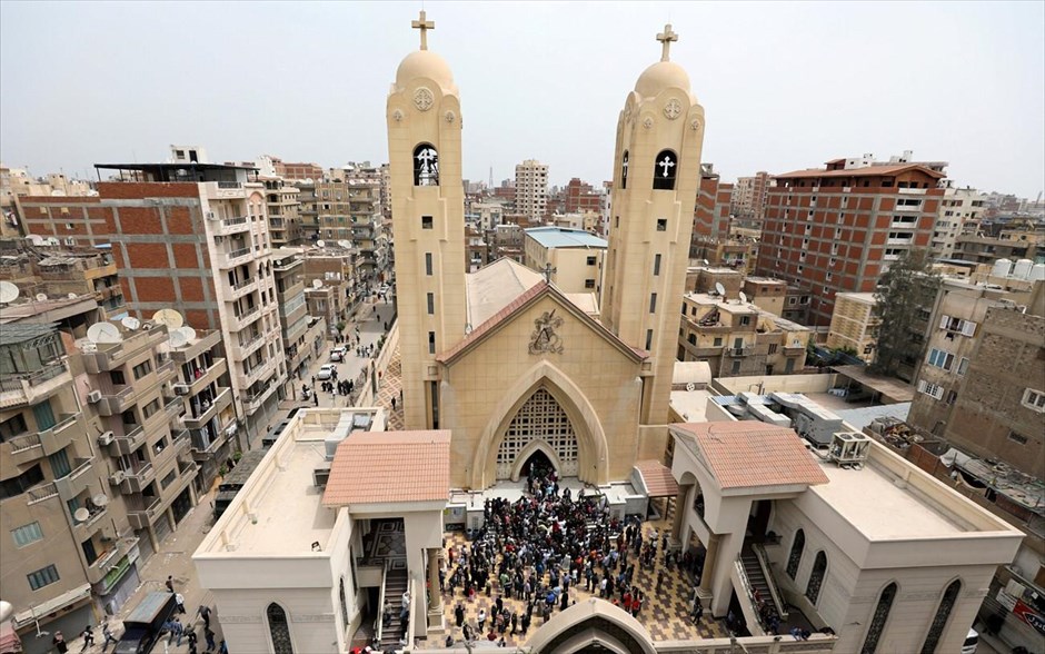 Αίγυπτος - Βομβιστική επίθεση σε εκκλησία . 