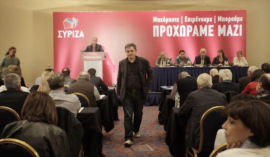 Συνεδρίαση Κεντρικής Επιτροπής του ΣΥΡΙΖΑ. Ο υπουργός Οικονομικών Ευκλείδης Τσακαλώτος σε στιγμιότυπο από τη συνεδρίαση&nbsp;της Κεντρικής Επιτροπής του&nbsp;ΣΥΡΙΖΑ,&nbsp;&nbsp;σε κεντρικό ξενοδοχείο των Αθηνών. Τα μέτρα θα ψηφιστούν εφόσον προηγουμένως συμφωνηθούν τα μεσοπρόθεσμα μέτρα για το χρέος, ανέφεραν κυβερνητικά στελέχη που επικαλείται το ΑΜΠΕ, στο περιθώριο της συνεδρίασης της Κ.Ε.&nbsp;Άλλη κυβερνητική πηγή&nbsp;ανέφερε ότι η συμφωνία μπορεί να κλείσει αμέσως μετά την εαρινή σύνοδο του&nbsp;ΔΝΤ,&nbsp;έως τις 22 Μαΐου, ή και νωρίτερα με έκτακτο Eurogroup.