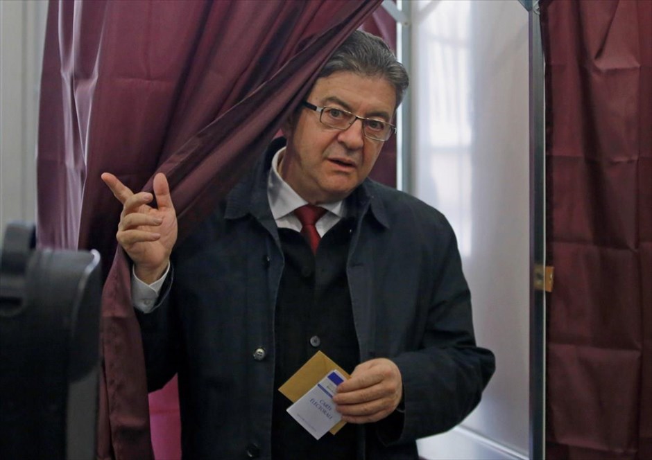 Γαλλία - εκλογές - κάλπες - Μελανσόν. Ο Ζαν Λικ Μελανσόν ψήφισε στο Παρίσι