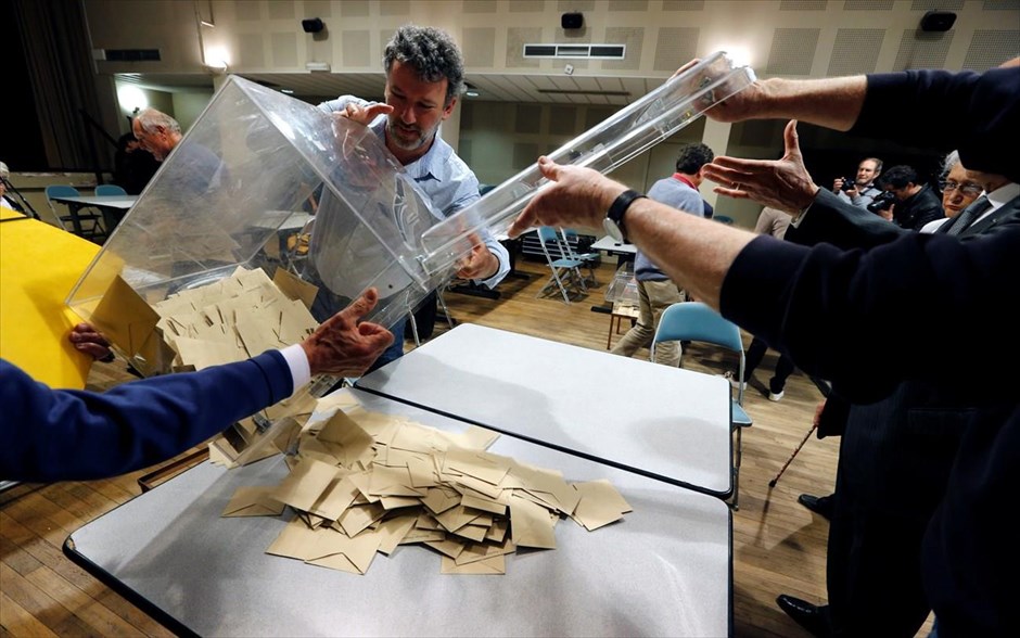 Γαλλία - εκλογές - κάλπες - καταμέτρηση ψήφων. 