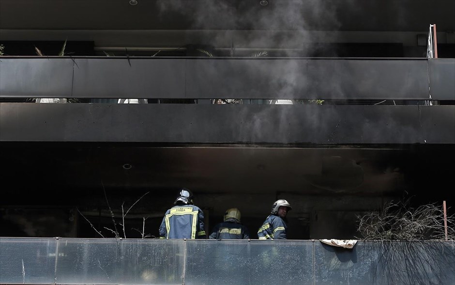 Νεκρός από πυρκαγιά σε διαμέρισμα της Λεωφόρου Αλεξάνδρας. Ένας άνθρωπος εντοπίστηκε νεκρός κατά τη διάρκεια&nbsp;κατάσβεσης της πυρκαγιάς σε διαμέρισμα στη Λεωφόρο Αλεξάνδρας, στο ύψος της Ιπποκράτους,&nbsp;στην Αθήνα. Σύμφωνα με τις τελευταίες πληροφορίες, πρόκειται για μία ηλικιωμένη γυναίκα.
