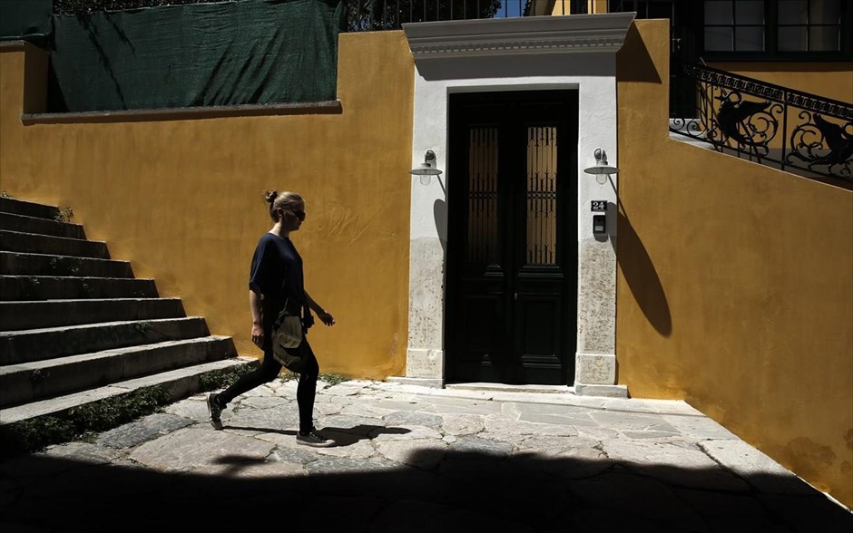 Στιγμιότυπο από το κέντρο της Αθήνας. Καθημερινό στιγμιότυπο από την περιοχή της Πλάκας στην Αθήνα.