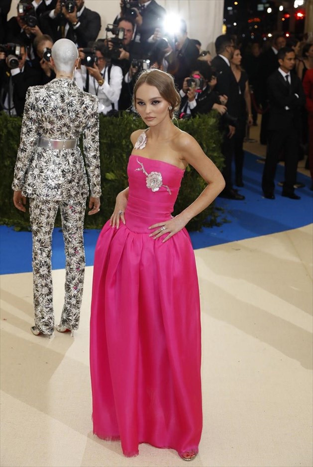 Met Gala 2017. H Λίλι-Ρόουζ Ντεπ