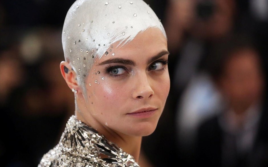 Met Gala 2017. H Κάρα Ντελεβίν