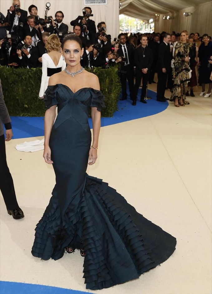 Met Gala 2017. Η Κέιτι Χολμς