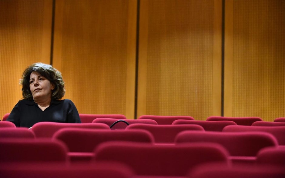 Συνεχίζεται η δίκη της Χρυσής Αυγής. Η Μάγδα Φύσσα παρακολουθεί τον καθηγητή Συνταγματικού Δικαίου Νίκο Αλιβιζάτο να καταθέτει ενώπιον του Τριμελούς Εφετείου Κακουργημάτων της Αθήνας στη δίκη της Χρυσής Αυγής την Δευτέρα 8 Μαΐου 2017.
