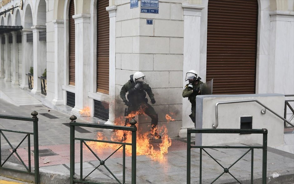 Ένταση στο Σύνταγμα. 