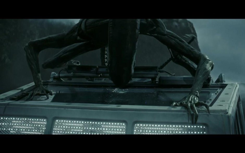 «Alien: Covenant (Προμηθέας 2)». «Alien: Covenant (Προμηθέας 2)»: Το δεύτερο μέρος της prequel τριλογίας που ξεκίνησε με την ταινία «Προμηθέας», φέρει την υπογραφή του Ρίντλεϊ Σκοτ, ο οποίος μας ξεναγεί και πάλι στο σύμπαν που ο ίδιος δημιούργησε το 1977 με το «Alien», ένα από τα σημαντικότερα έργα επιστημονικής φαντασίας στην ιστορία του κινηματογράφου.
