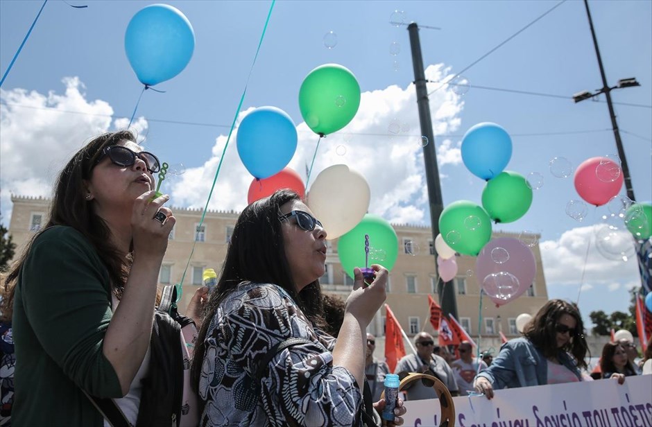 Στους δρόμους δημοτικοί υπάλληλοι. Μετ