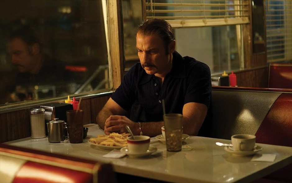 «Chuck: Η ιστορία του πραγματικού Rocky Balboa». Το βιογραφικό δράμα&nbsp;«Chuck: Η ιστορία του πραγματικού Rocky Balboa», ενός πωλητή αλκοολούχων ποτών, ο οποίος κατάφερε να αντέξει 15 γύρους στο Παγκόσμιο Πρωτάθλημα Βαρέων Βαρών του 1975 εναντίον του διασημότερου μποξέρ όλων των εποχών, Μοχάμεντ Άλι, και ενέπνευσε το πολλών δισεκατομμυρίων franchise του «Rocky».