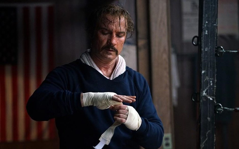 «Chuck: Η ιστορία του πραγματικού Rocky Balboa». Το βιογραφικό δράμα&nbsp;«Chuck: Η ιστορία του πραγματικού Rocky Balboa», ενός πωλητή αλκοολούχων ποτών, ο οποίος κατάφερε να αντέξει 15 γύρους στο Παγκόσμιο Πρωτάθλημα Βαρέων Βαρών του 1975 εναντίον του διασημότερου μποξέρ όλων των εποχών, Μοχάμεντ Άλι, και ενέπνευσε το πολλών δισεκατομμυρίων franchise του «Rocky».