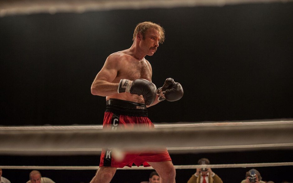 «Chuck: Η ιστορία του πραγματικού Rocky Balboa». Το βιογραφικό δράμα «Chuck: Η ιστορία του πραγματικού Rocky Balboa», ενός πωλητή αλκοολούχων ποτών, ο οποίος κατάφερε να αντέξει 15 γύρους στο Παγκόσμιο Πρωτάθλημα Βαρέων Βαρών του 1975 εναντίον του διασημότερου μποξέρ όλων των εποχών, Μοχάμεντ Άλι, και ενέπνευσε το πολλών δισεκατομμυρίων franchise του «Rocky».